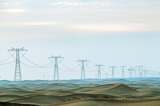 四十年风雨兼程 大电网纵横神州